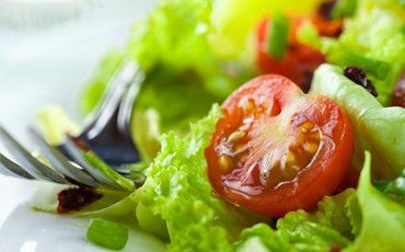 Vegetable salad with tomato