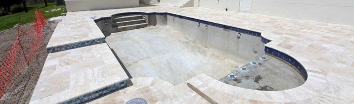 Concrete swimming pool
