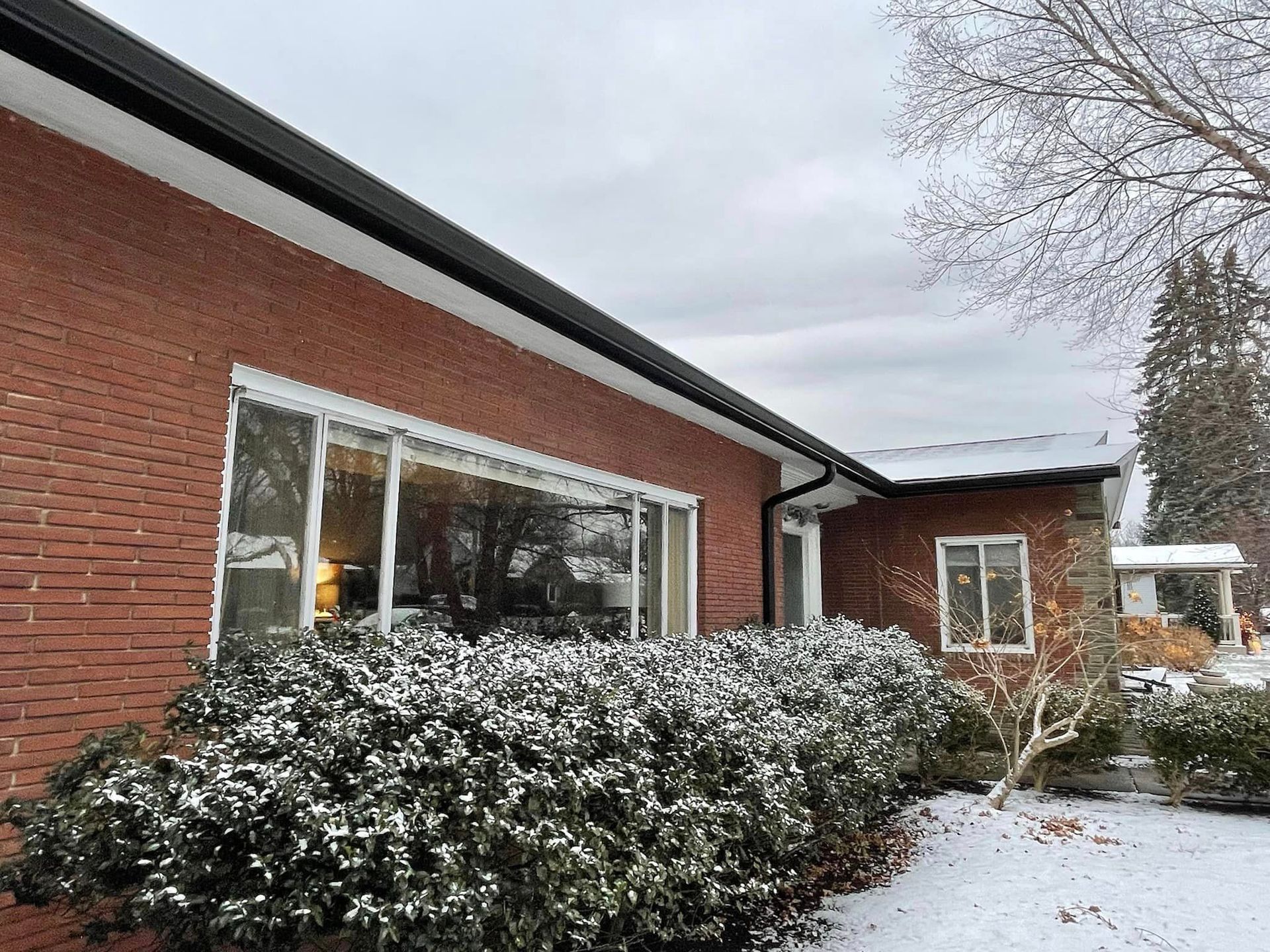 black gutter installation contractor