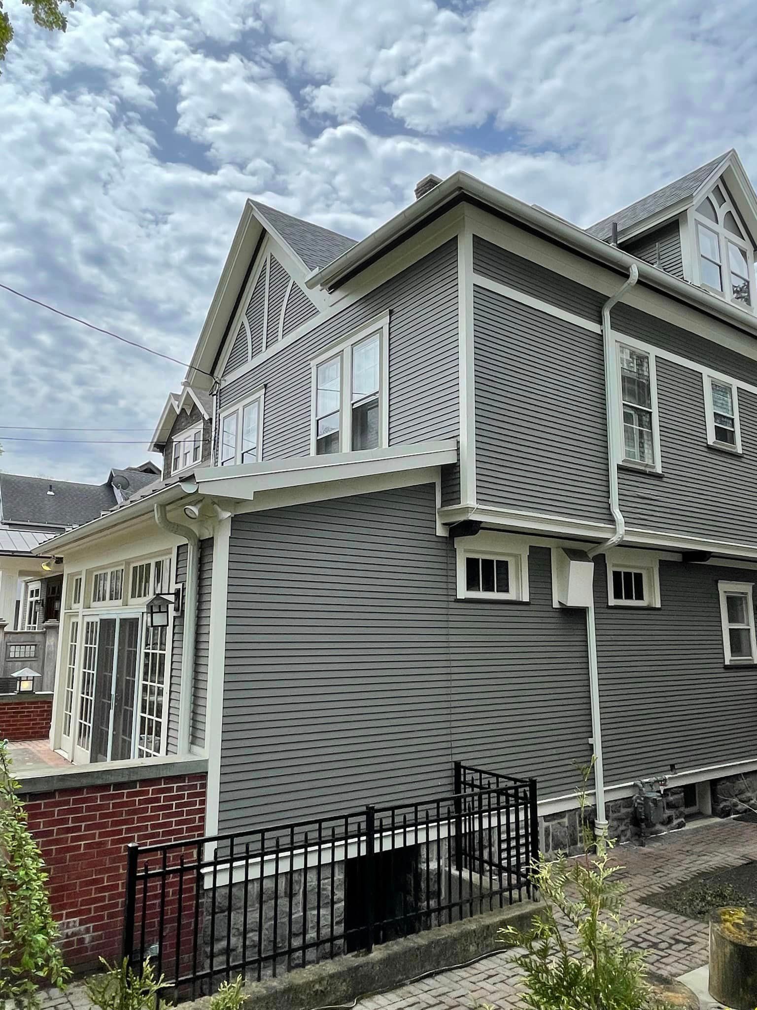 professional downspouts maintenance