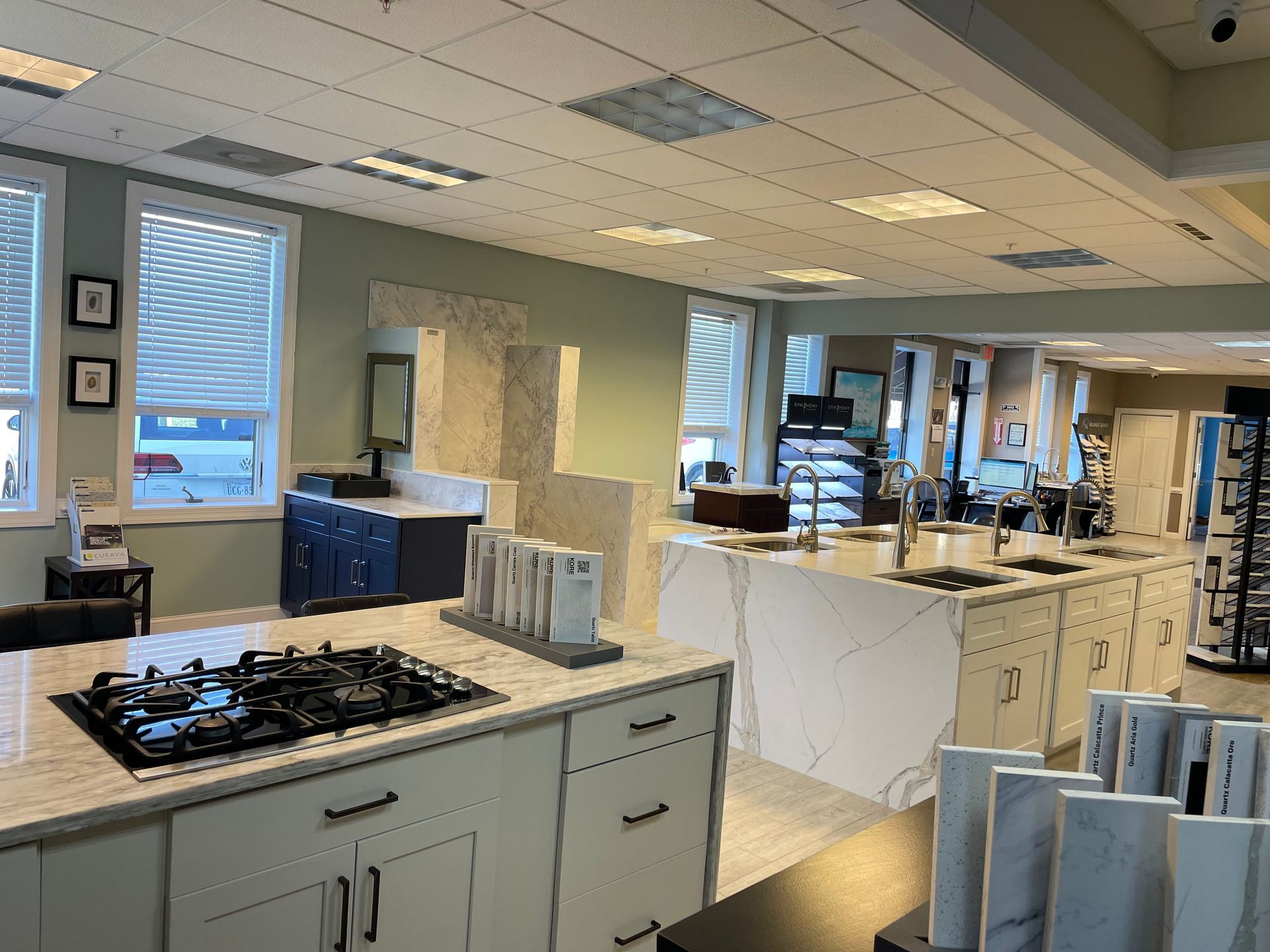 Kitchen and bath showroom with countertops, sinks, and displays.