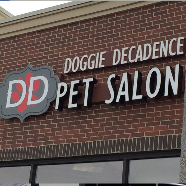 Pet salon signage
