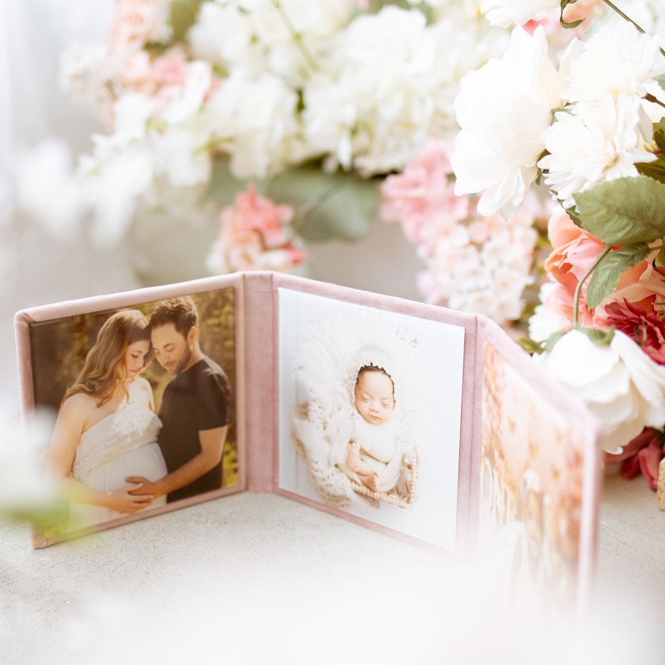 Tri fold picture frame