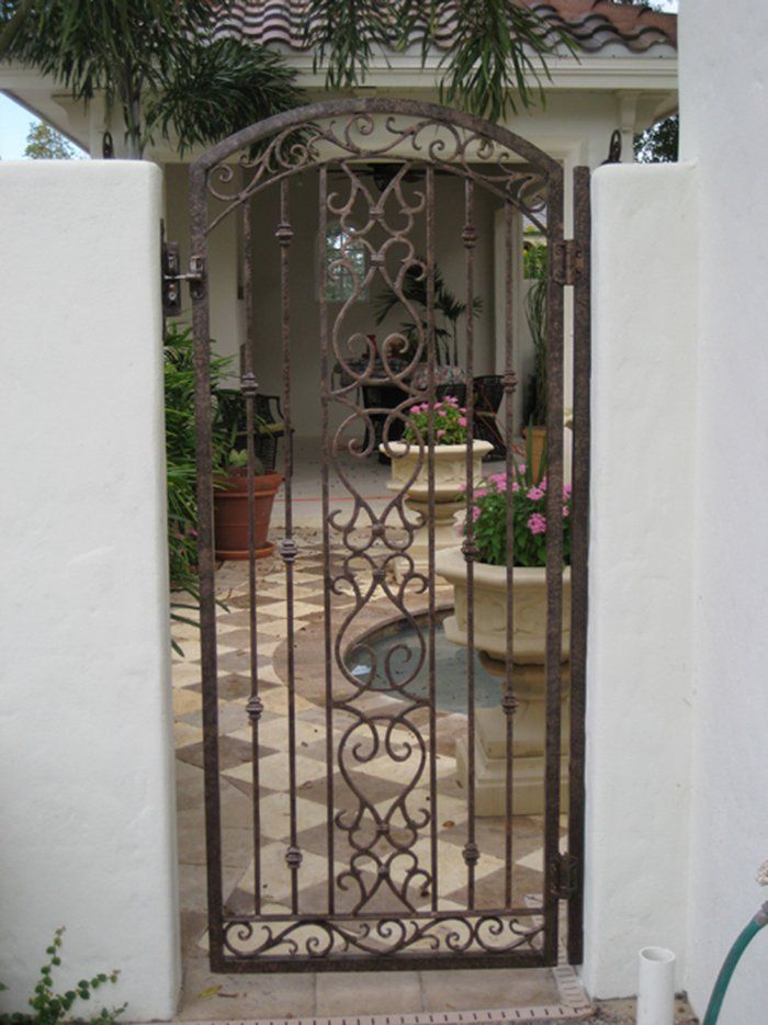 See through metal gate