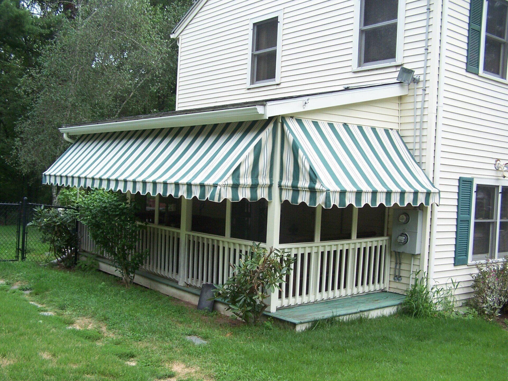 Deck green stripes awning