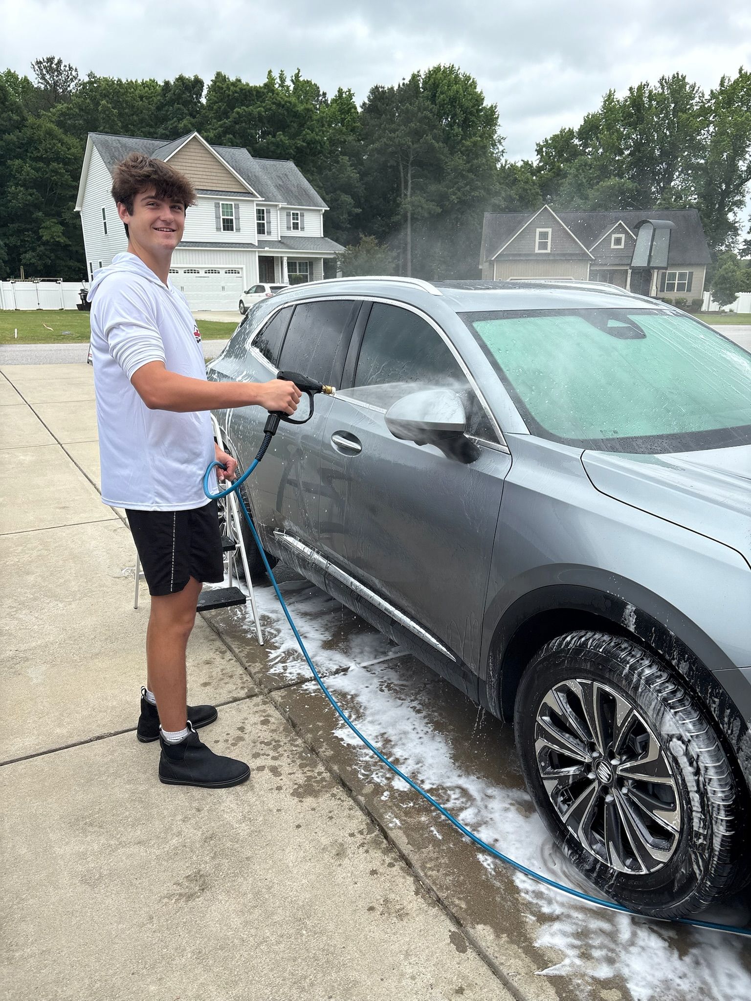 spraying car, wax