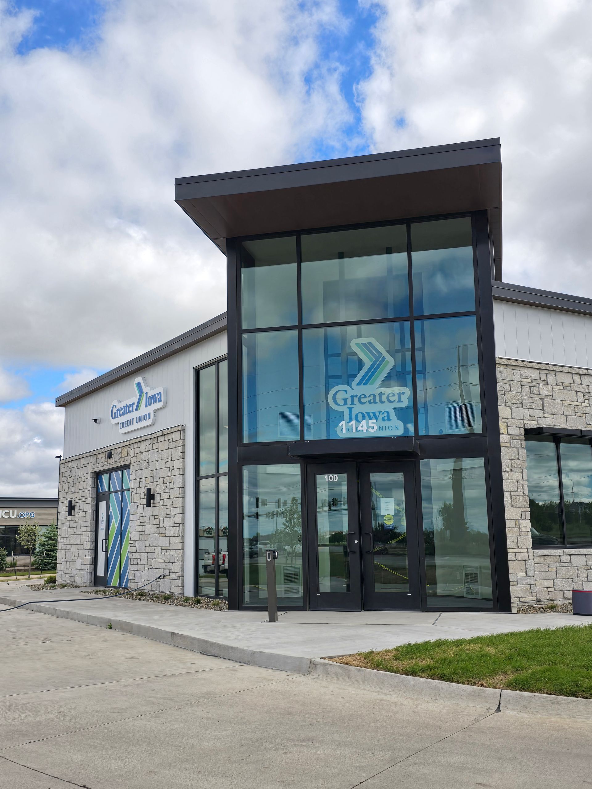 Metal Installation on Credit Union | Waukee, IA