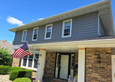 Craneboard insulated vinyl siding installation on home in West Des Moines, IA.