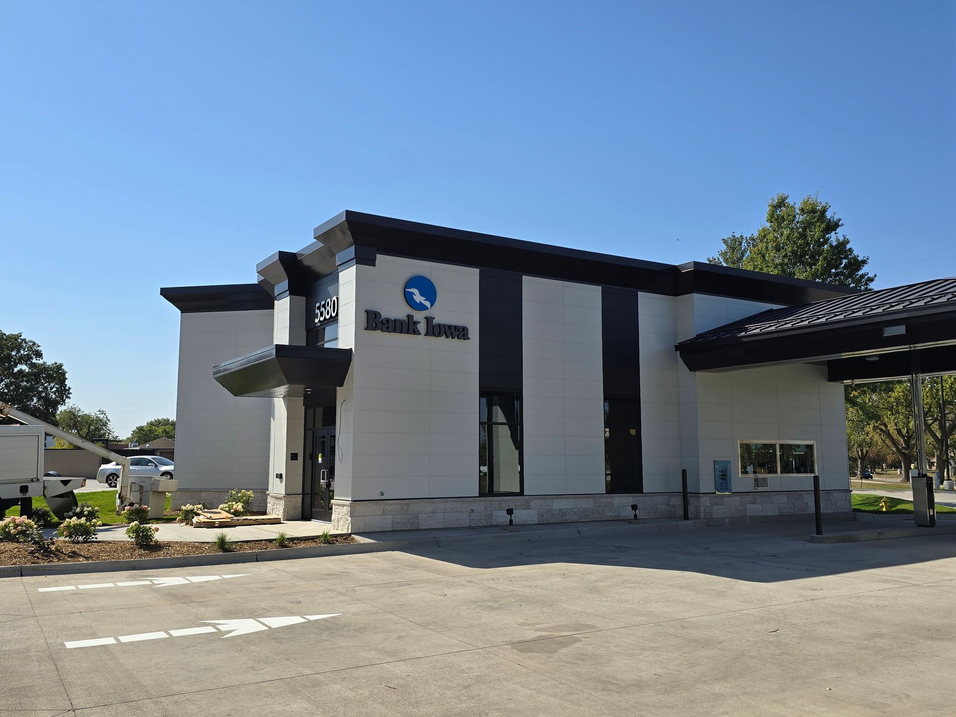 Bank Iowa EPDM Roof Membrane with Metal | Johnston, IA
