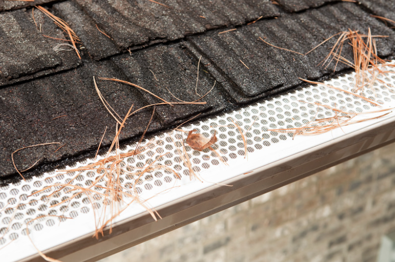 Gutter with Gutter Guard | Des Moines, IA