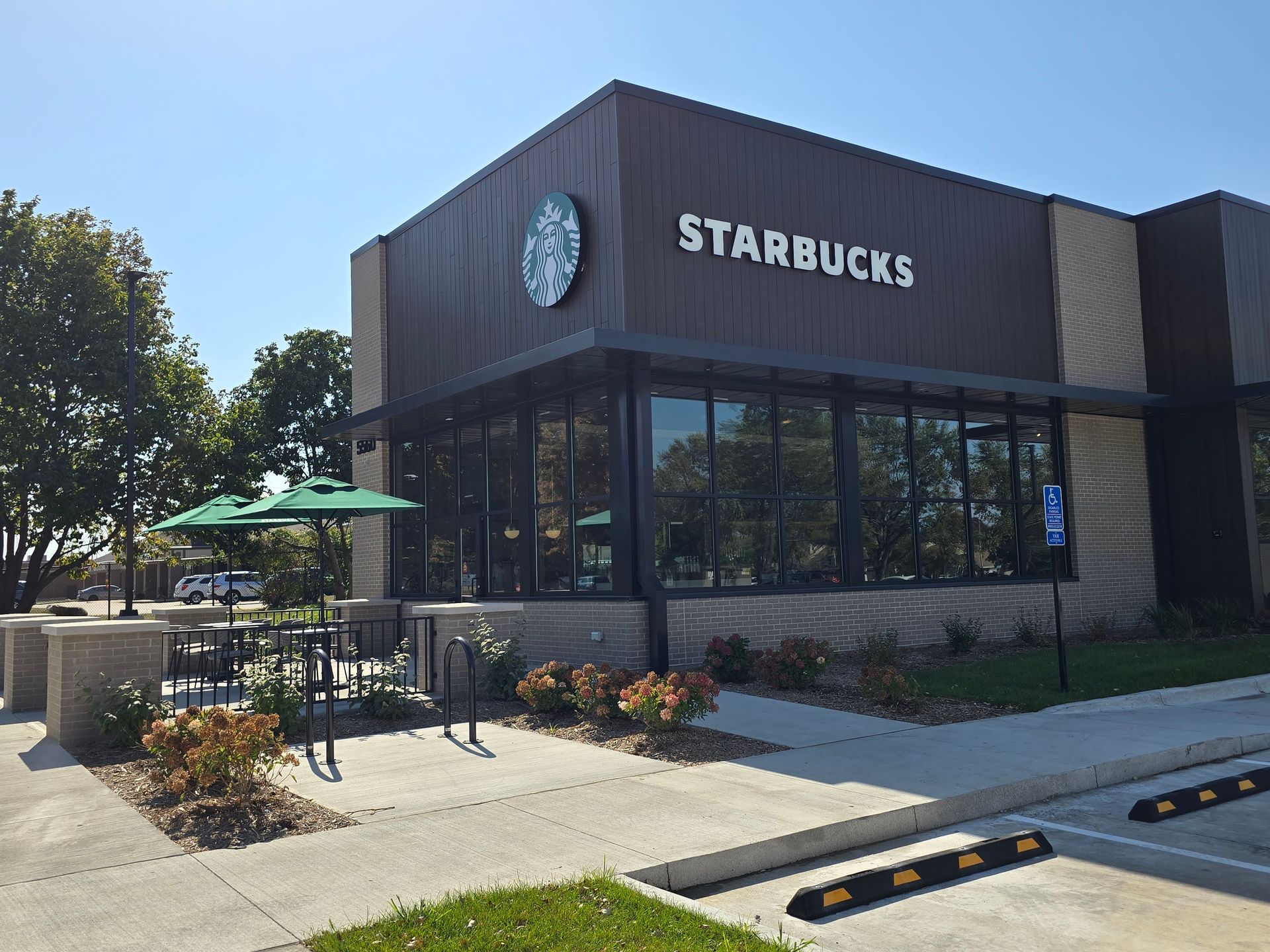 Starbucks NDL Warrantied Roof | Johnston, IA