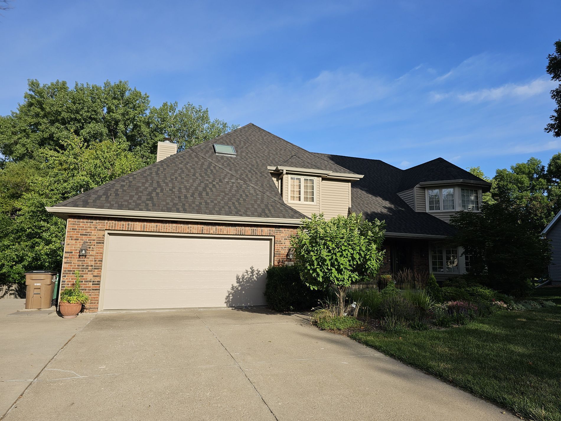 Complete Re-Roof in West Des Moines, IA