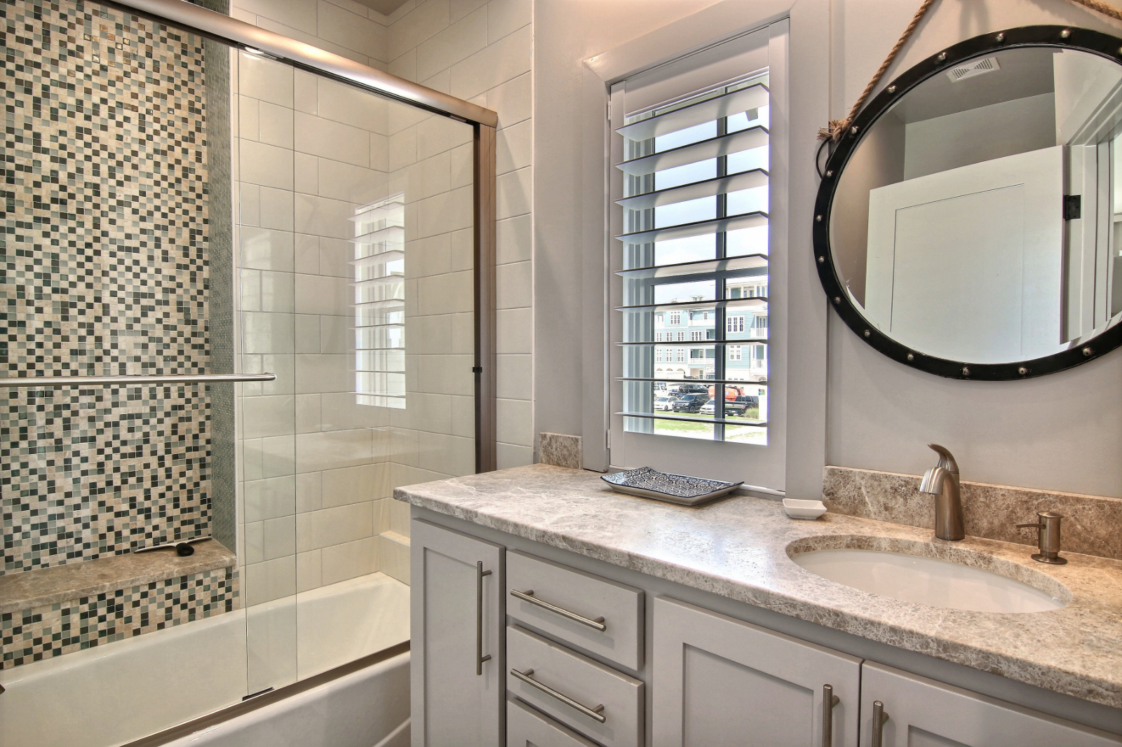 Gulf Coast Getaway By SPS Interior Designs - #20