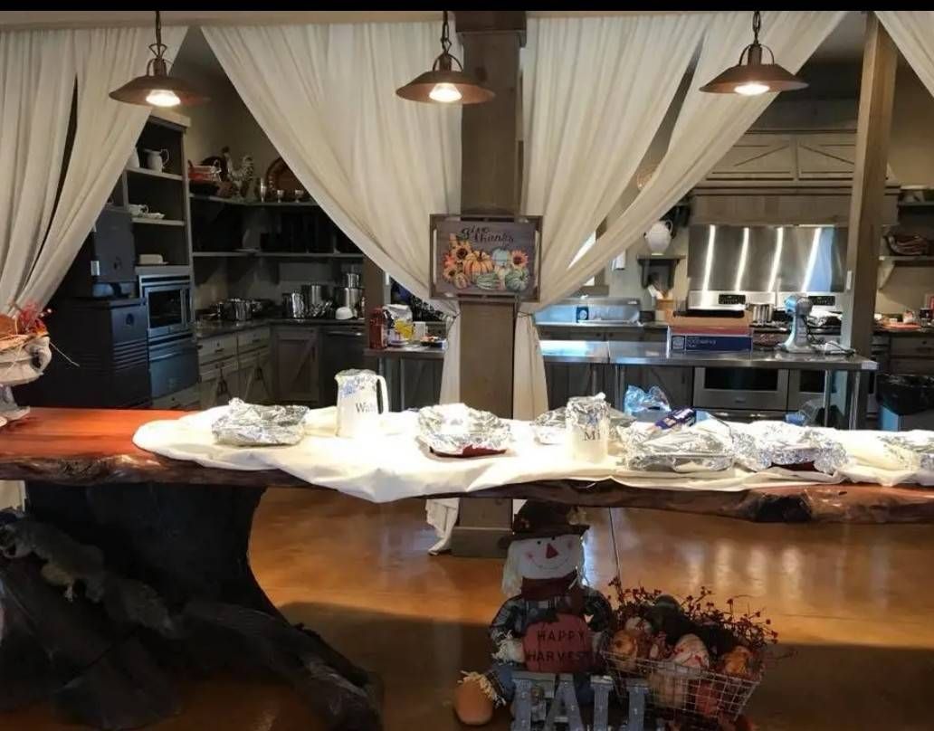 A table with a sign that says fall on it