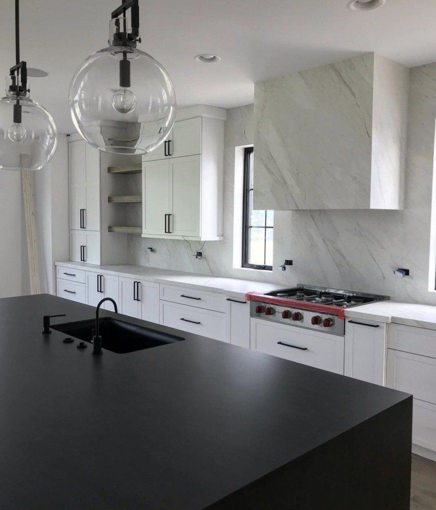 Neolith Porcelain Countertops, Island Full Height – Lush White & Basalt Black Island