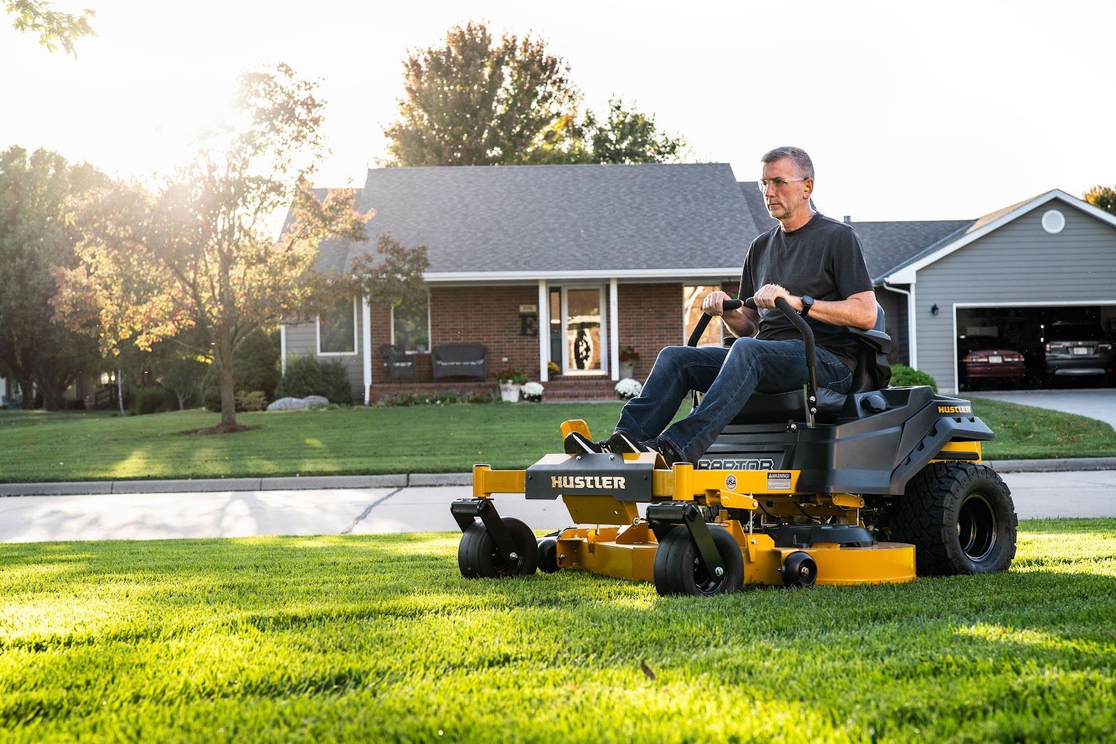 Hustler turf mower