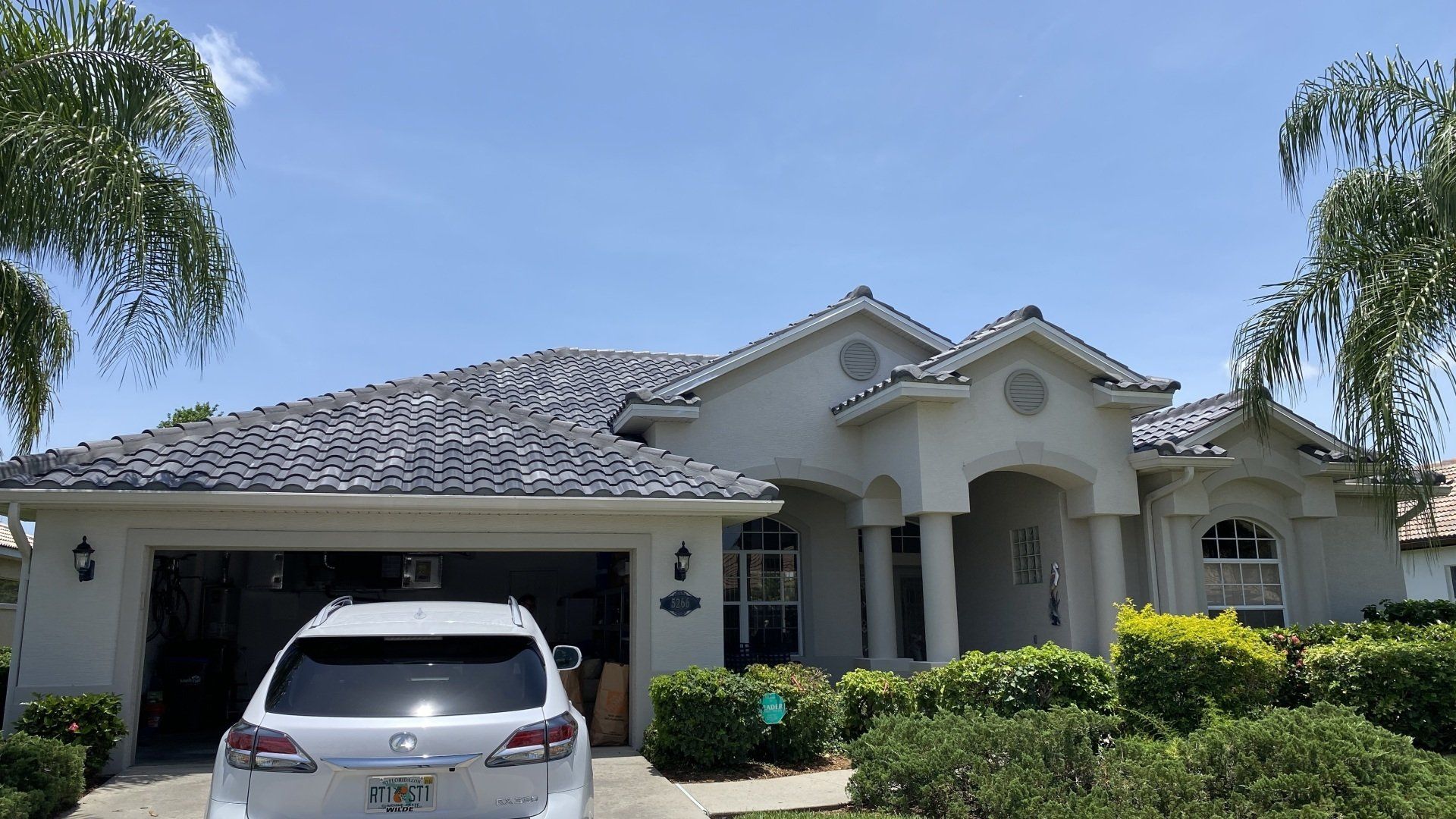 Crown Sanibel Moonlight Gray Blend