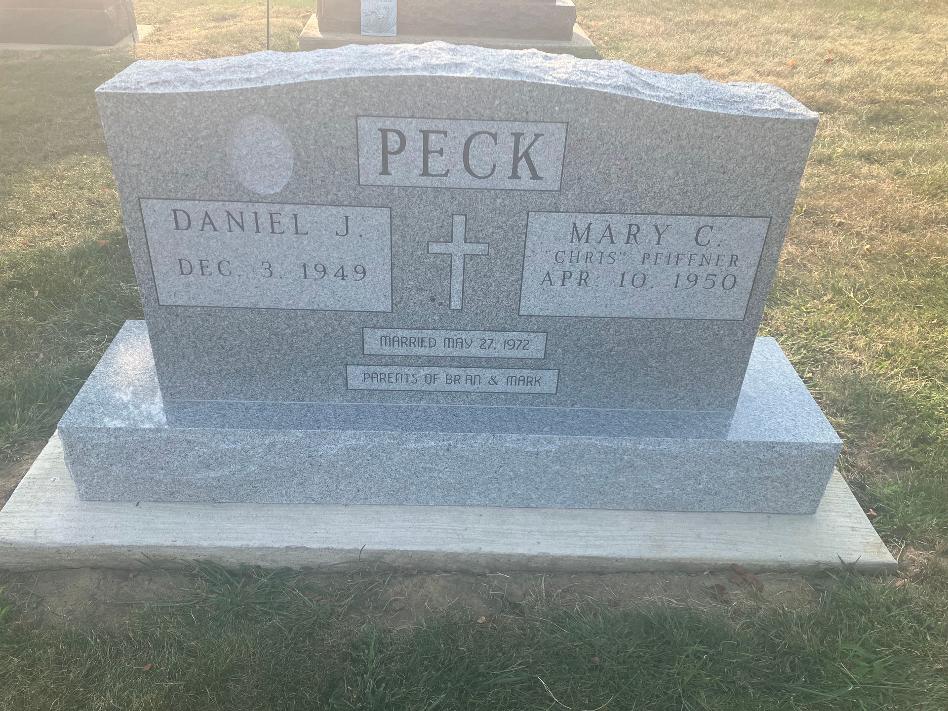 Daniel and Mary Peck tomb