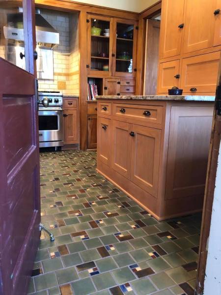 brown cabinet