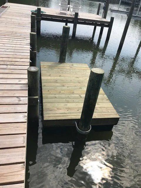 Floating dock