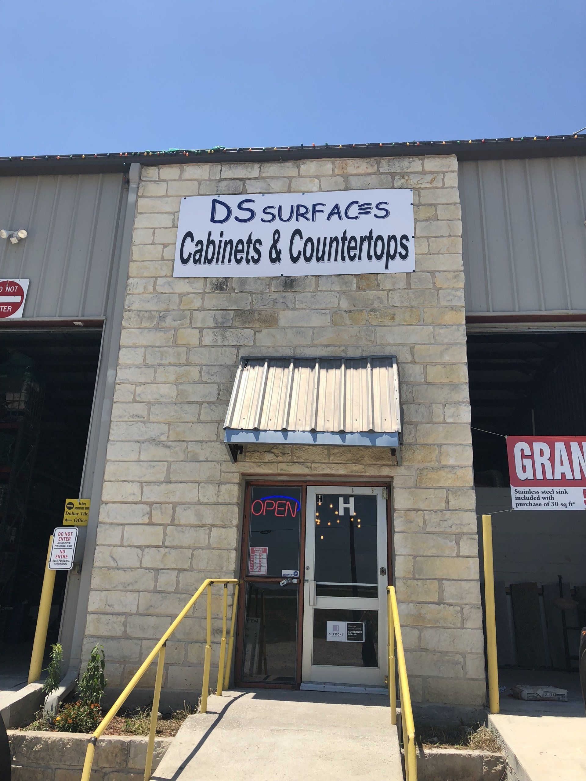 DS Surfaces location shop
