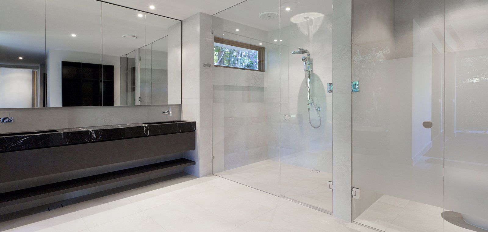 Residential shower glass enclosure