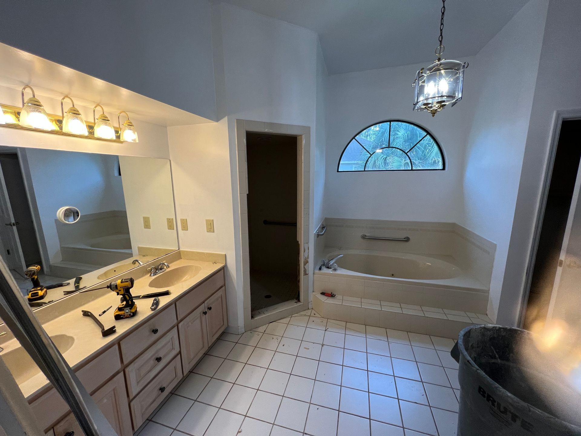 Bathroom before renovation