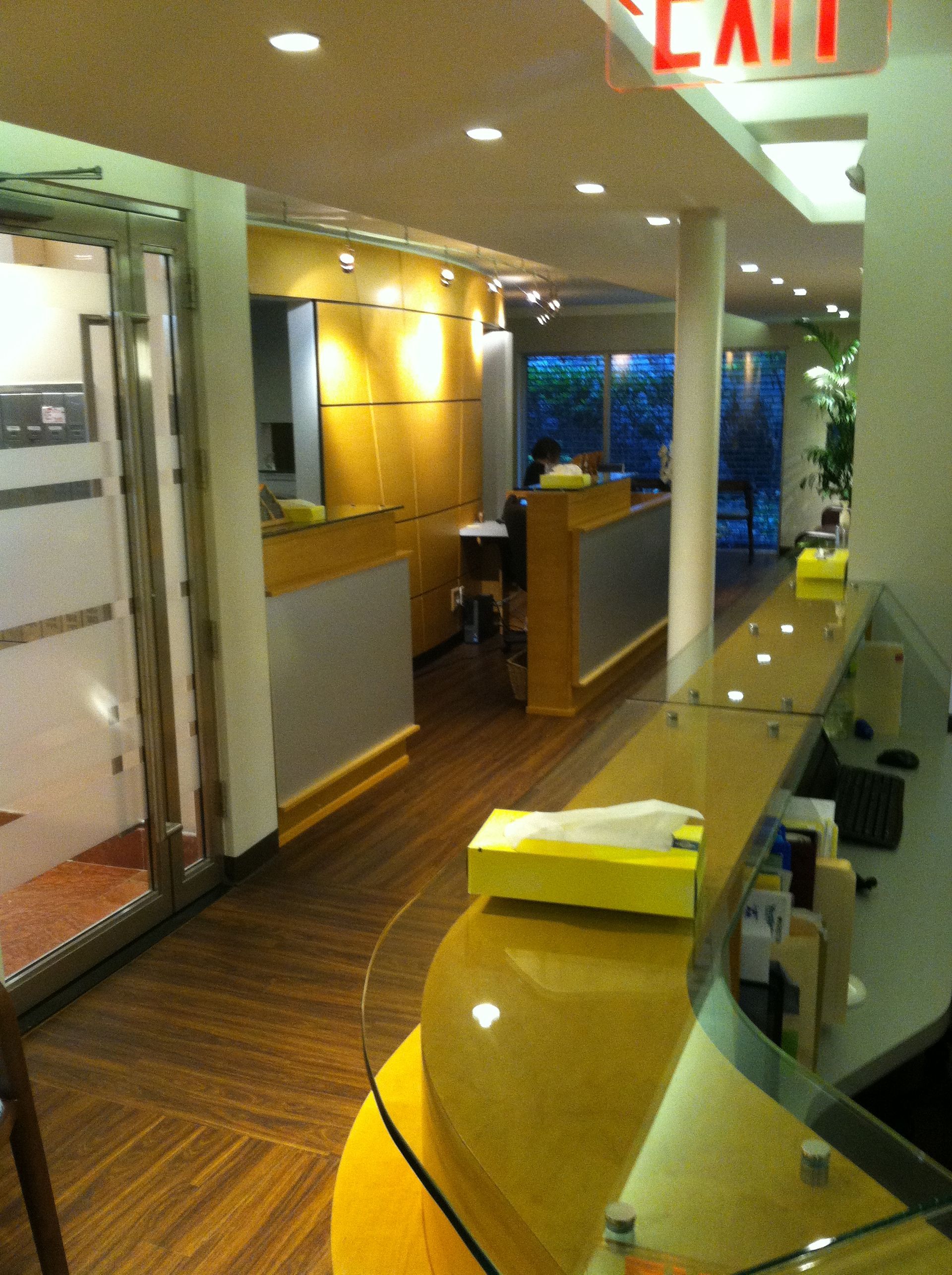 kafko well-lit dental clinic