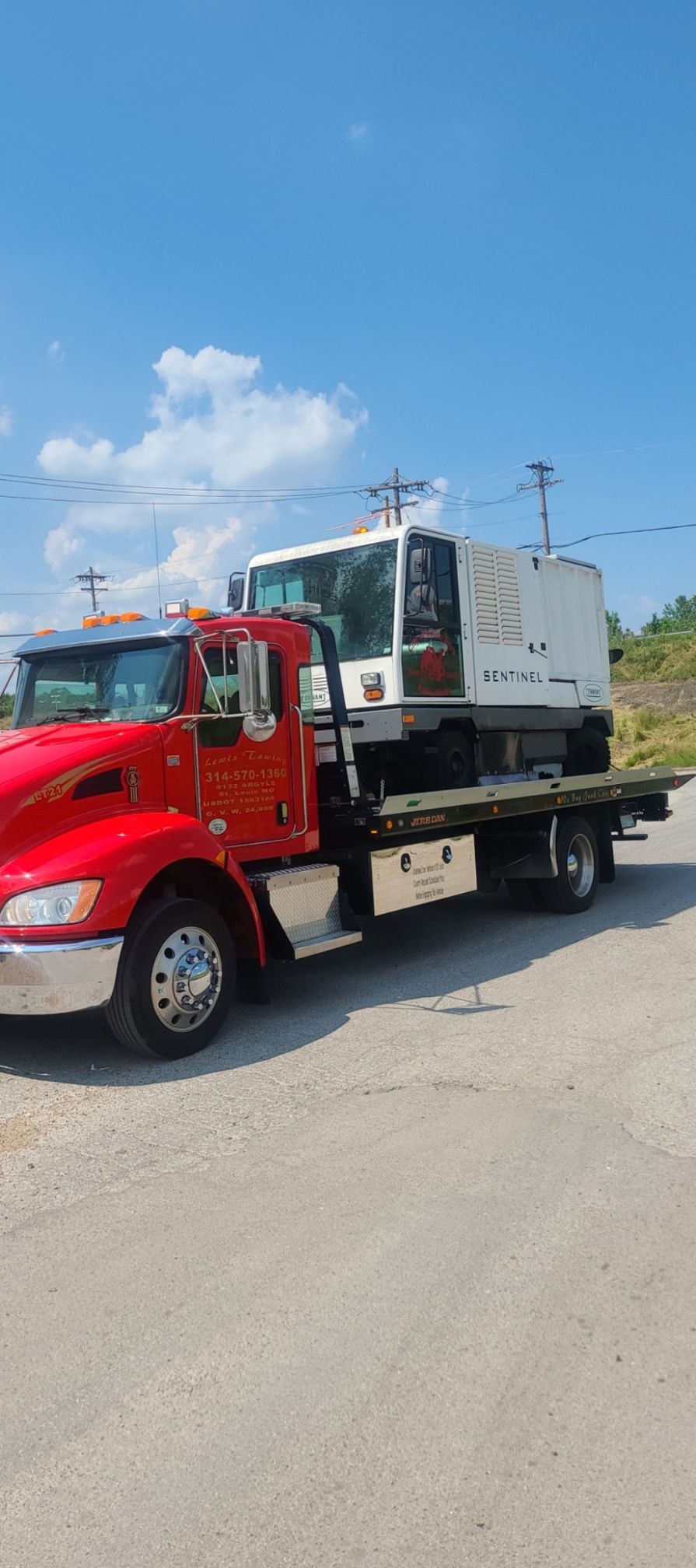 Heavy-duty vehicle towing service