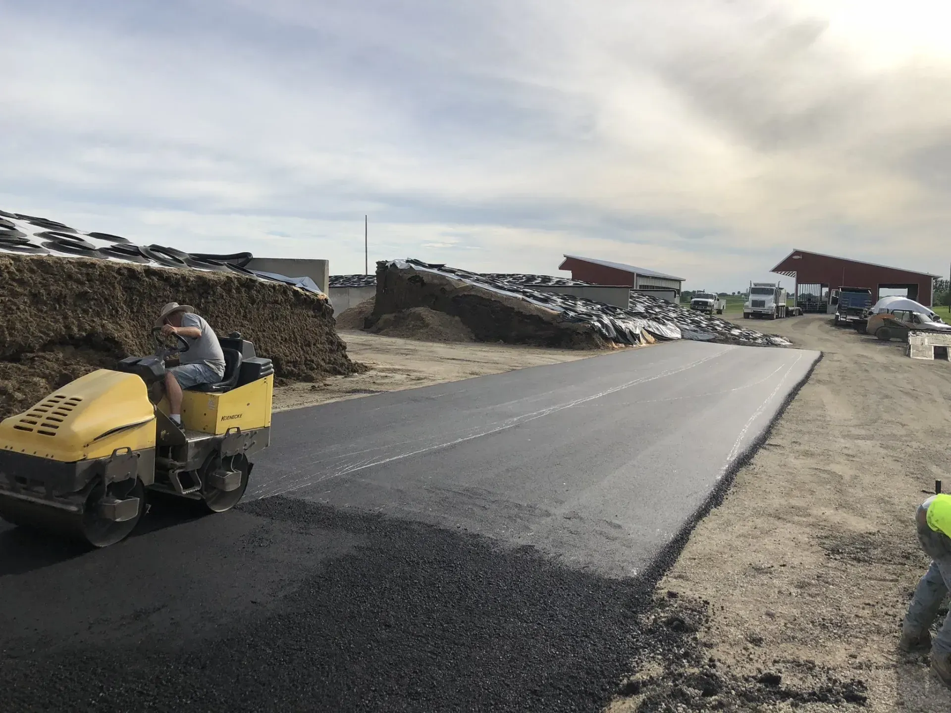 Asphalt paving service