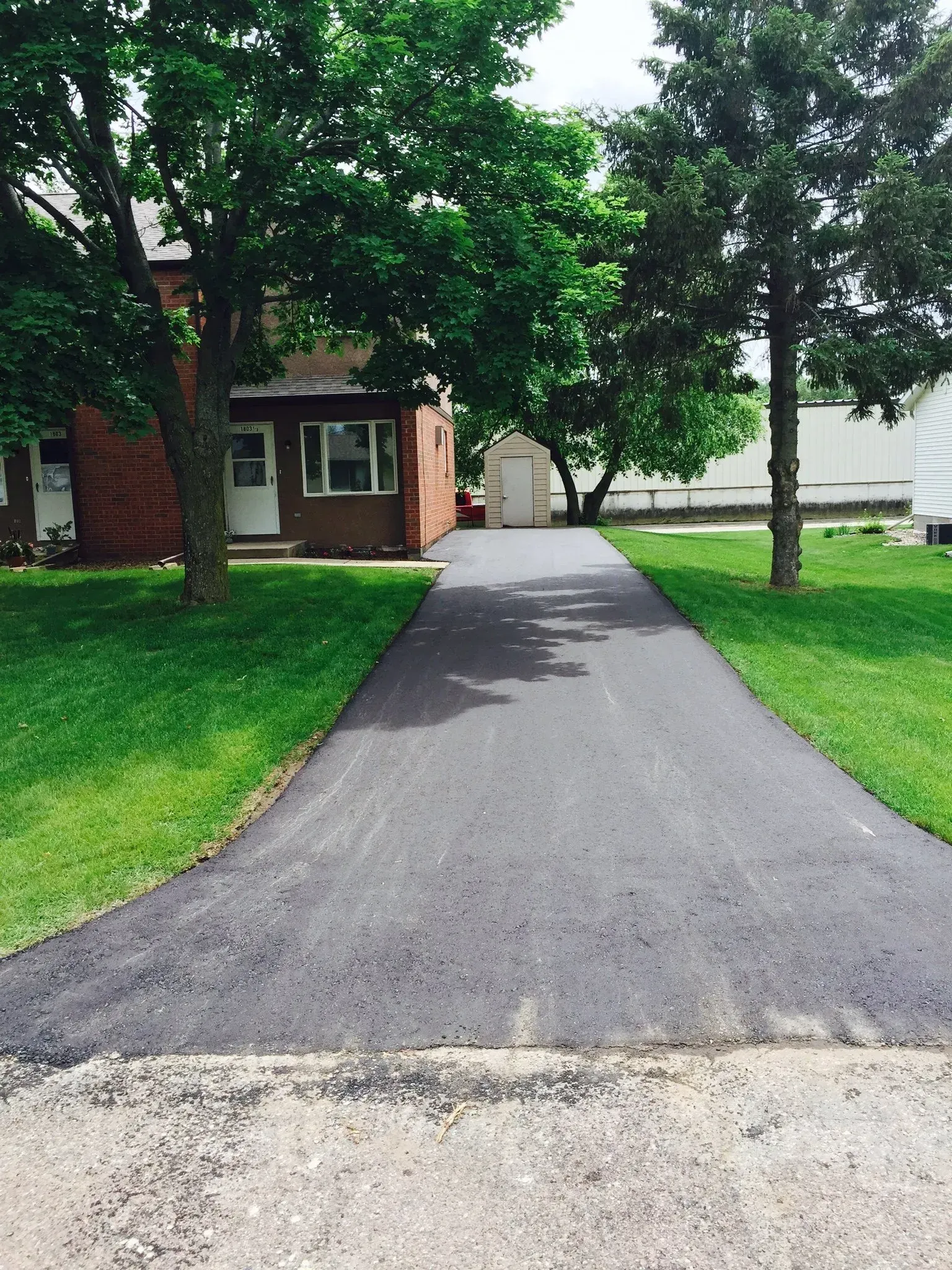 Asphalt paving service
