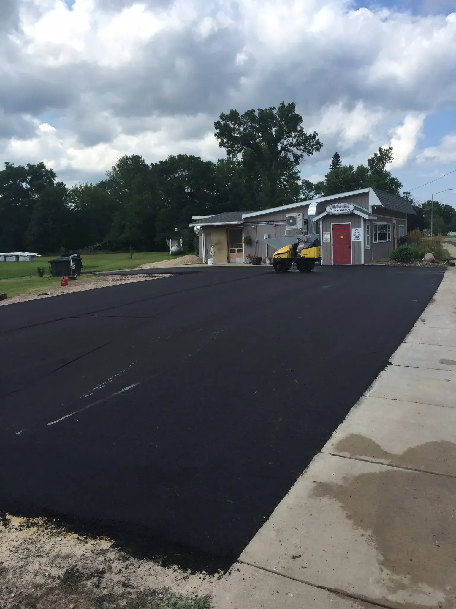 Asphalt paving service