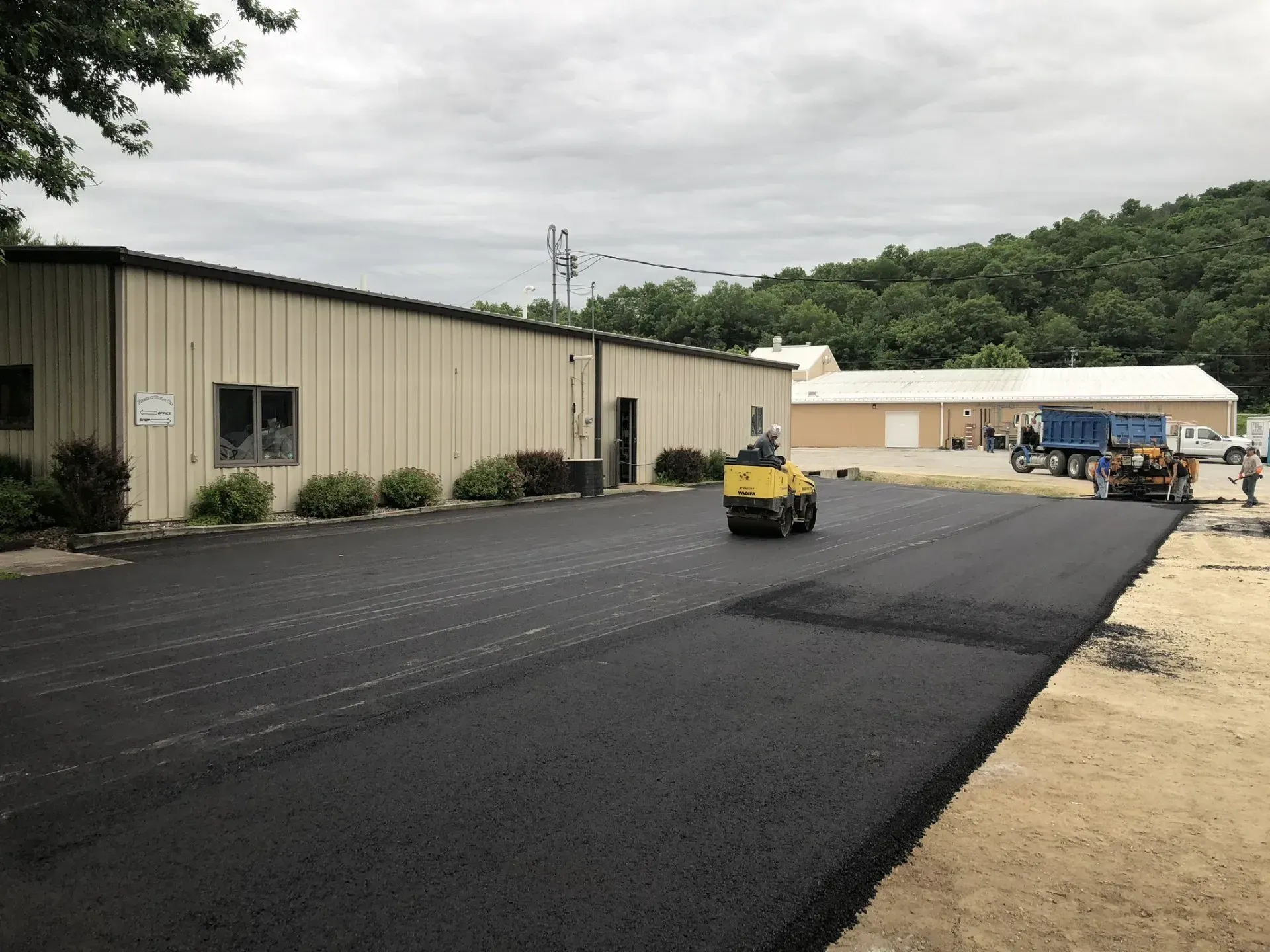 Asphalt paving service