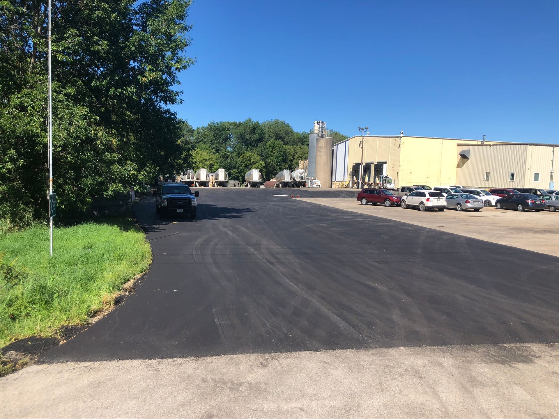 Asphalt paving service