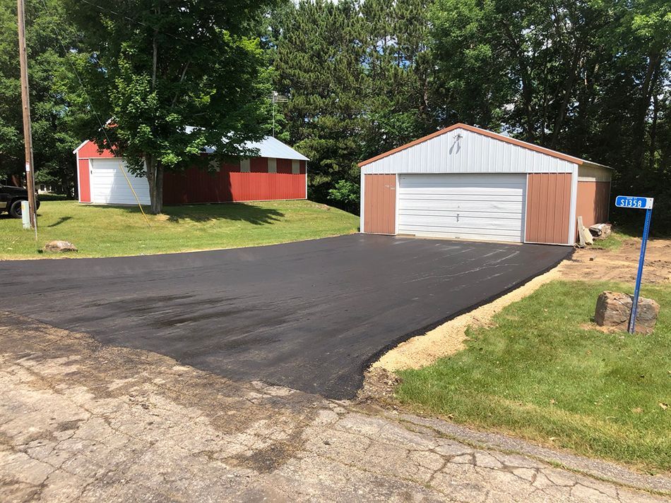 Asphalt paving service