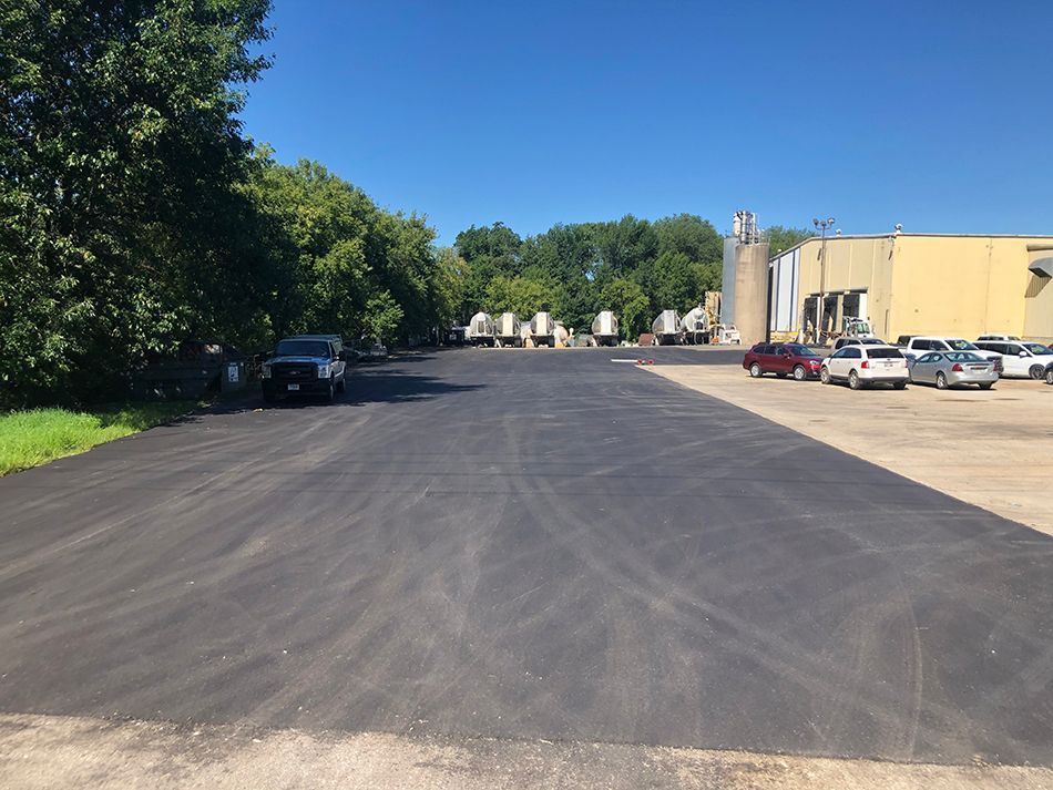 Asphalt paving service