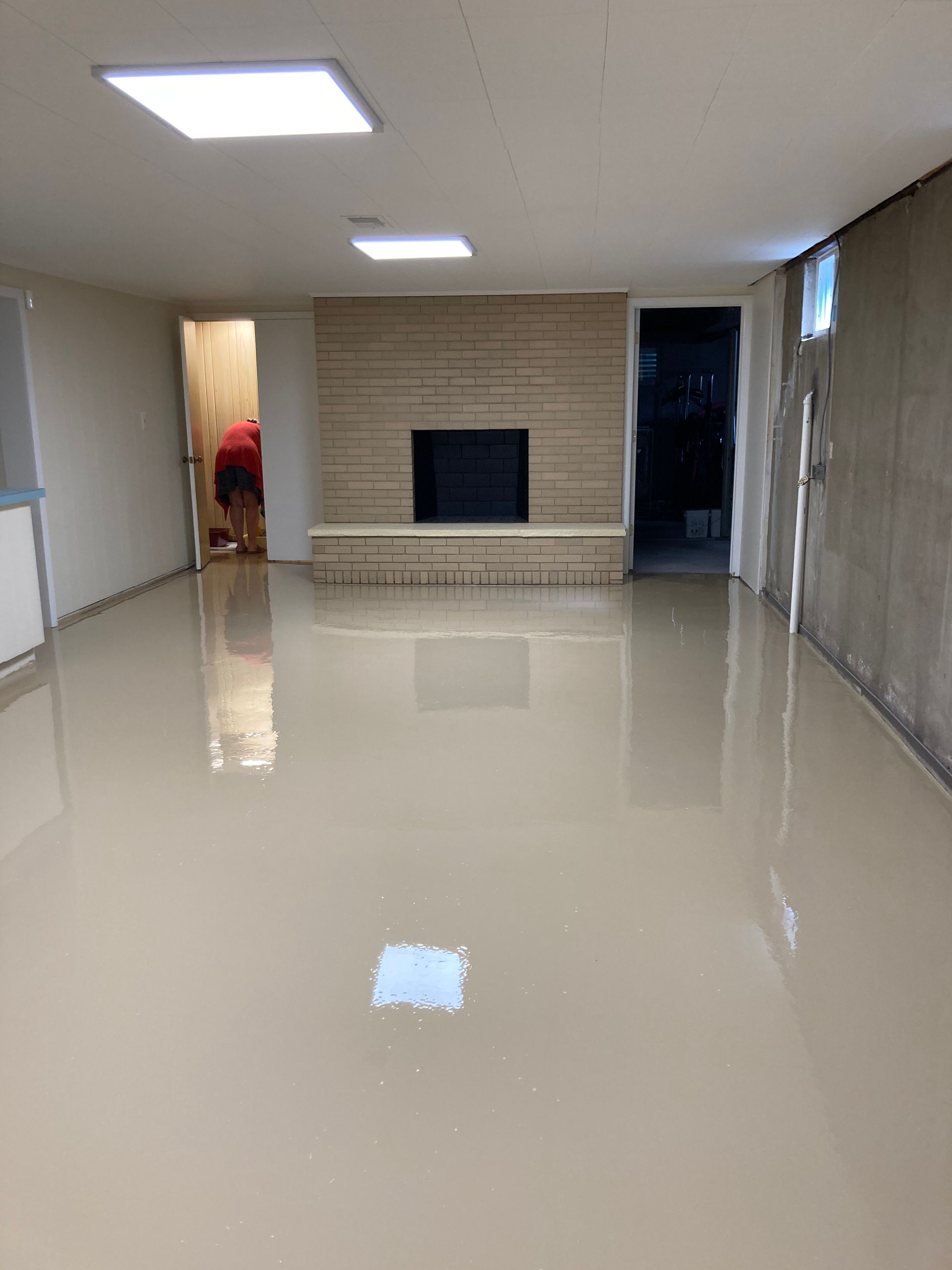 there is a fireplace in the middle of the room