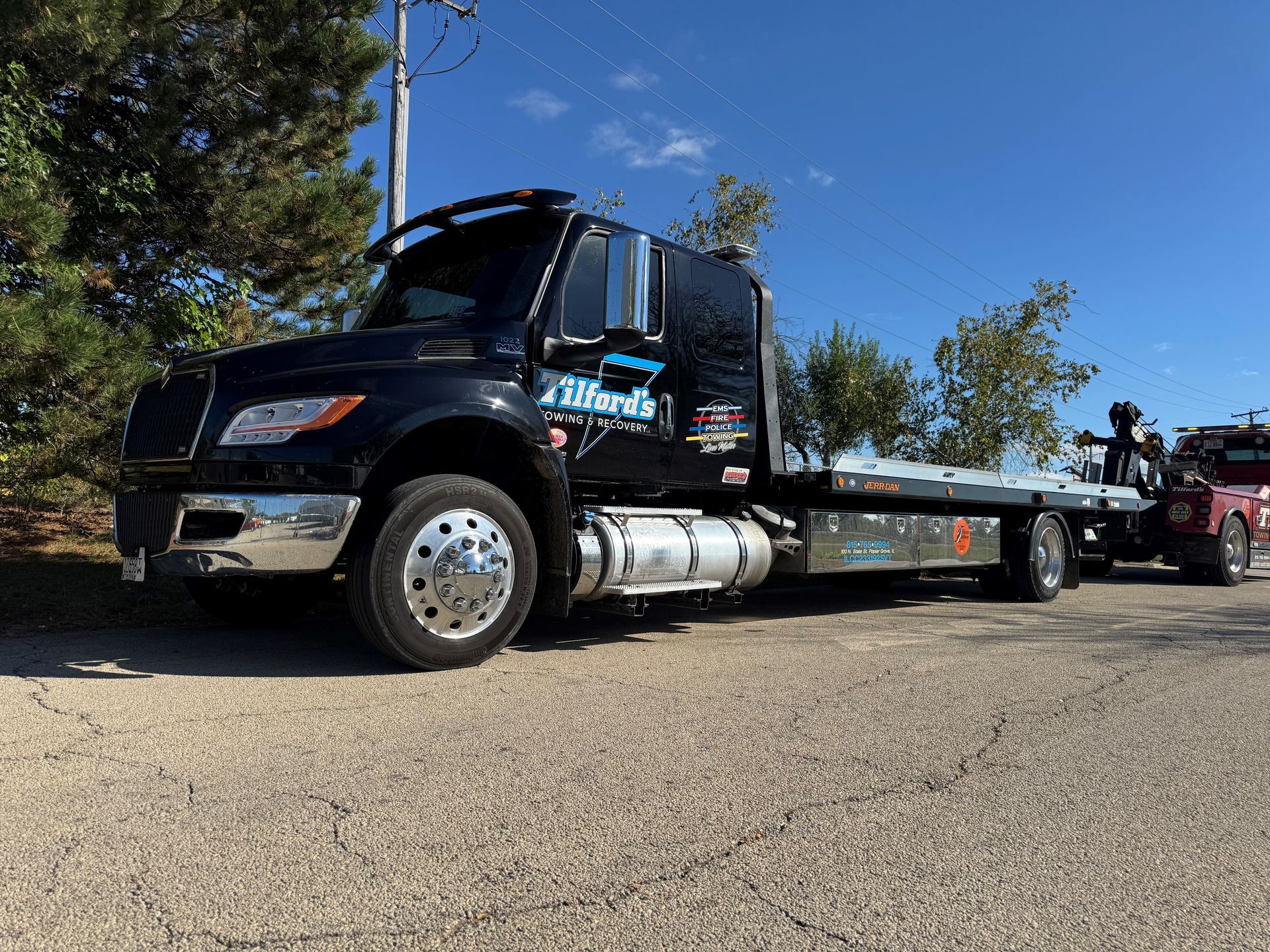 Heavy Duty Semi Truck Towing | Rockford, IL | Tilford's Towing & Recovery