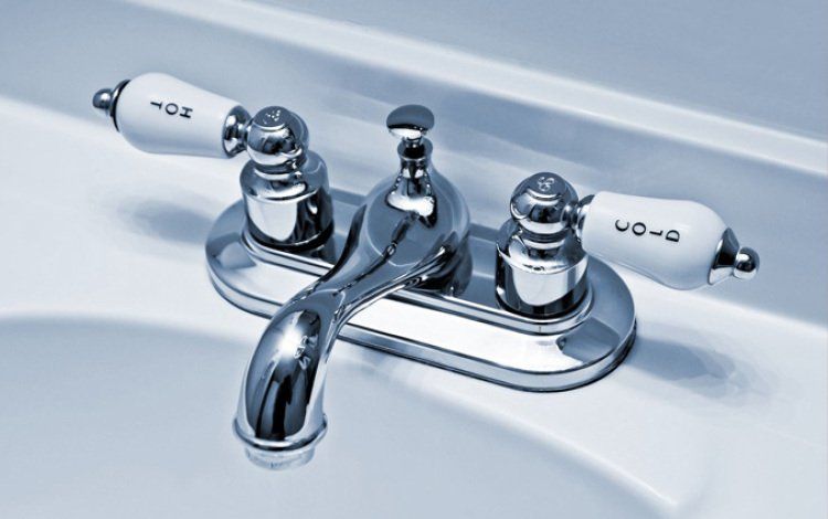Hot and cold fitting sink