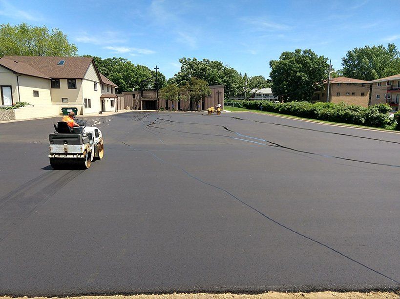 Asphalt paving