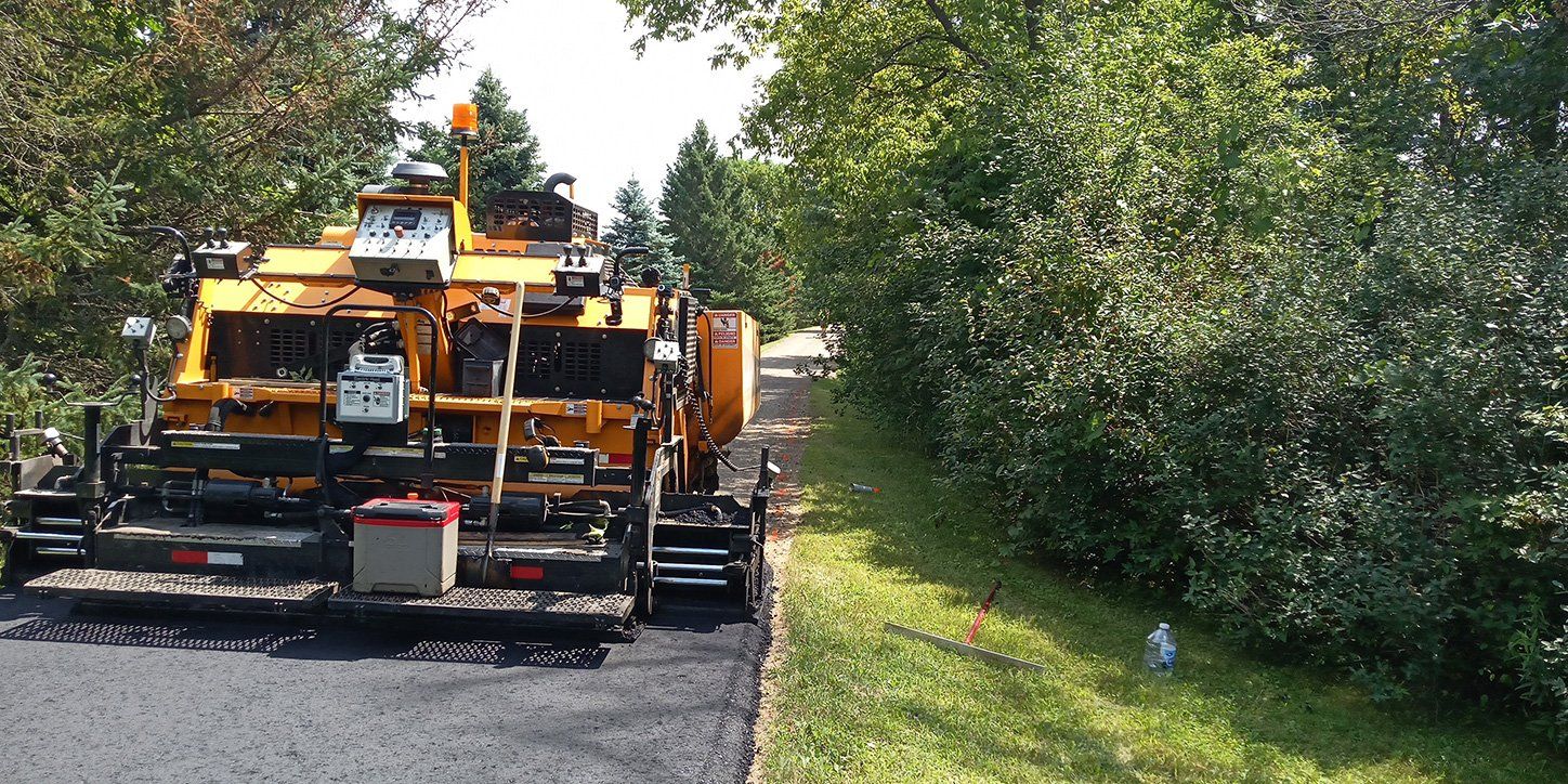 Asphalt paving