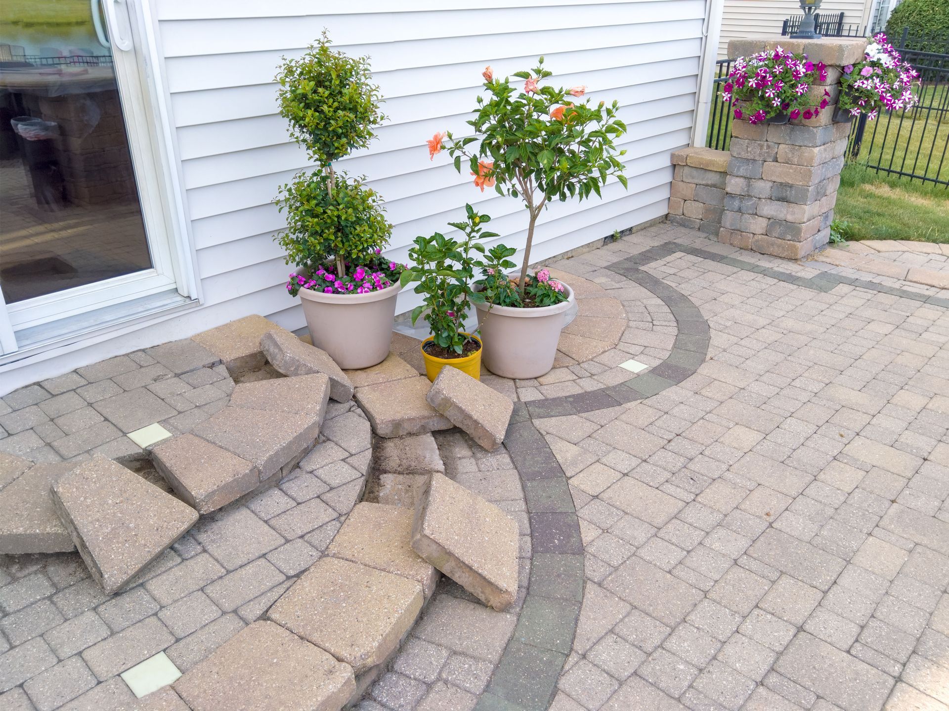 B & W Roofing and Gutters