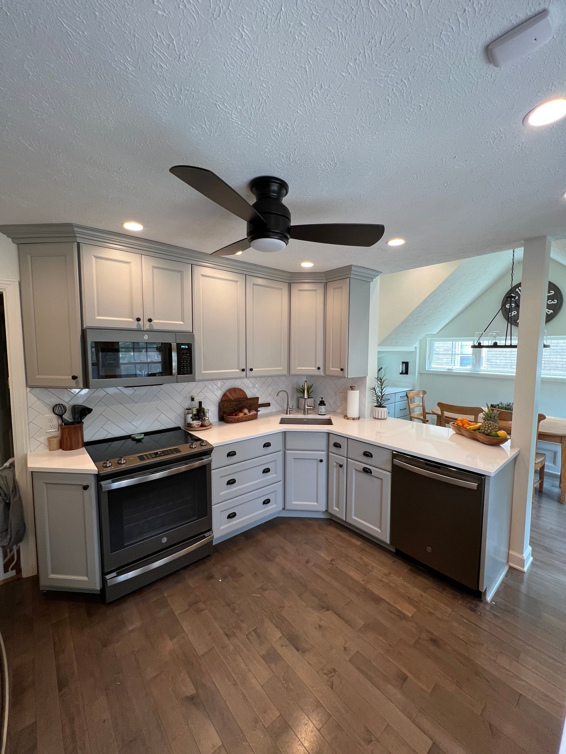 Kitchen with a ceiling fan