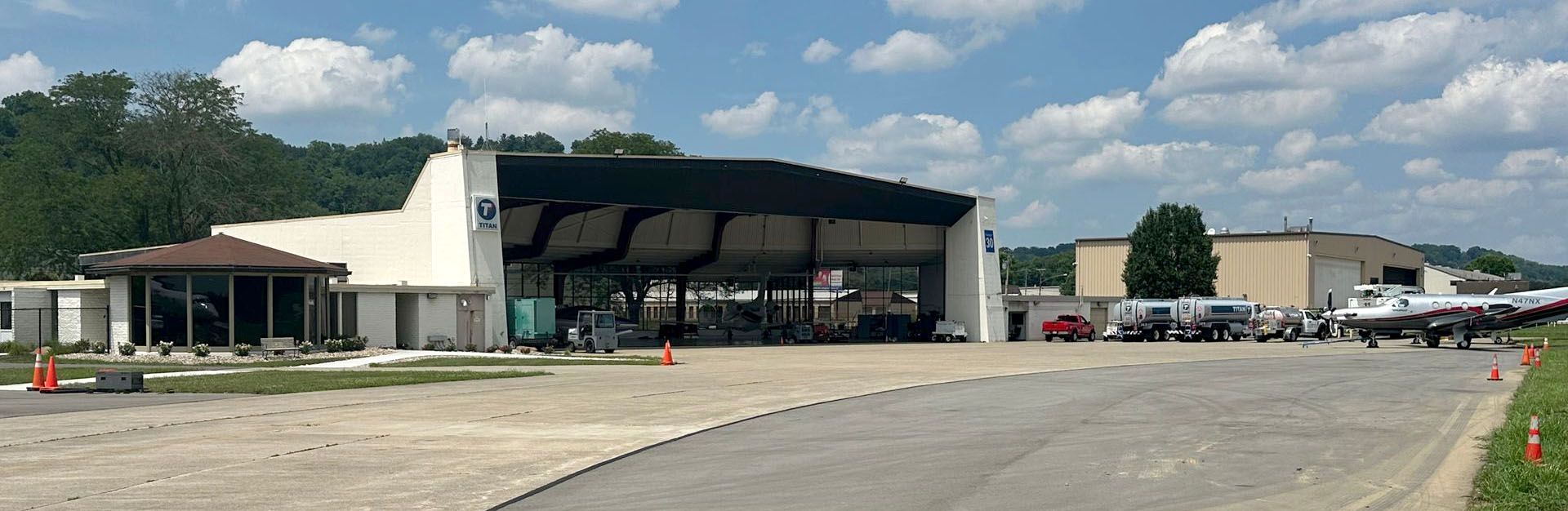 Learn More About FBO Amenities & Services (LUK) Waypoint Aviation office