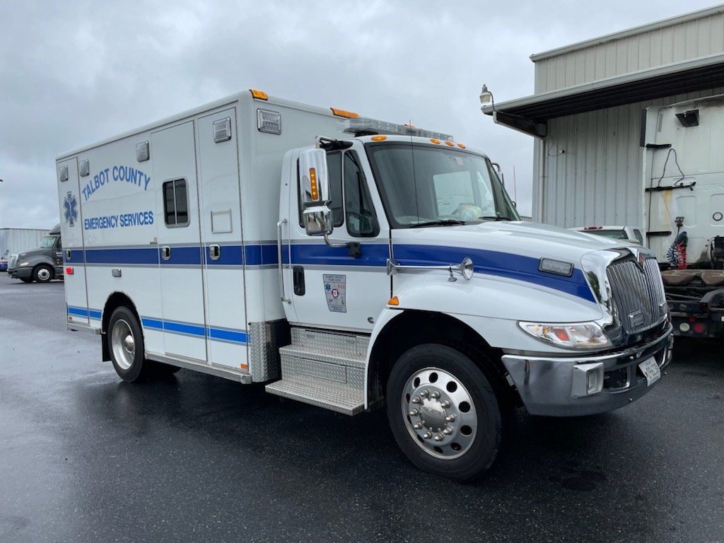 Emergency service car