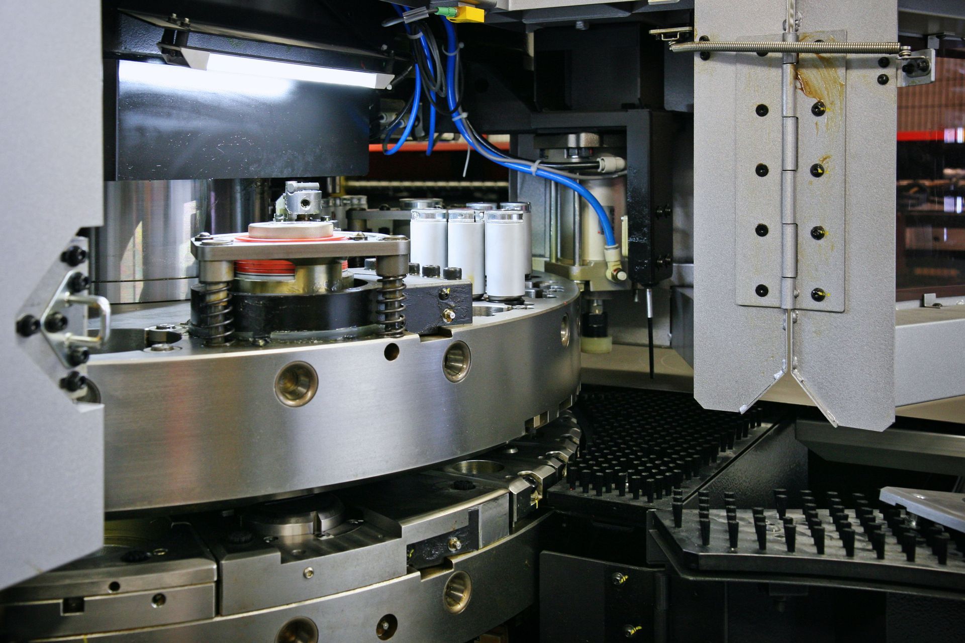 How to Choose Manufacturing Equipment for Your Facility