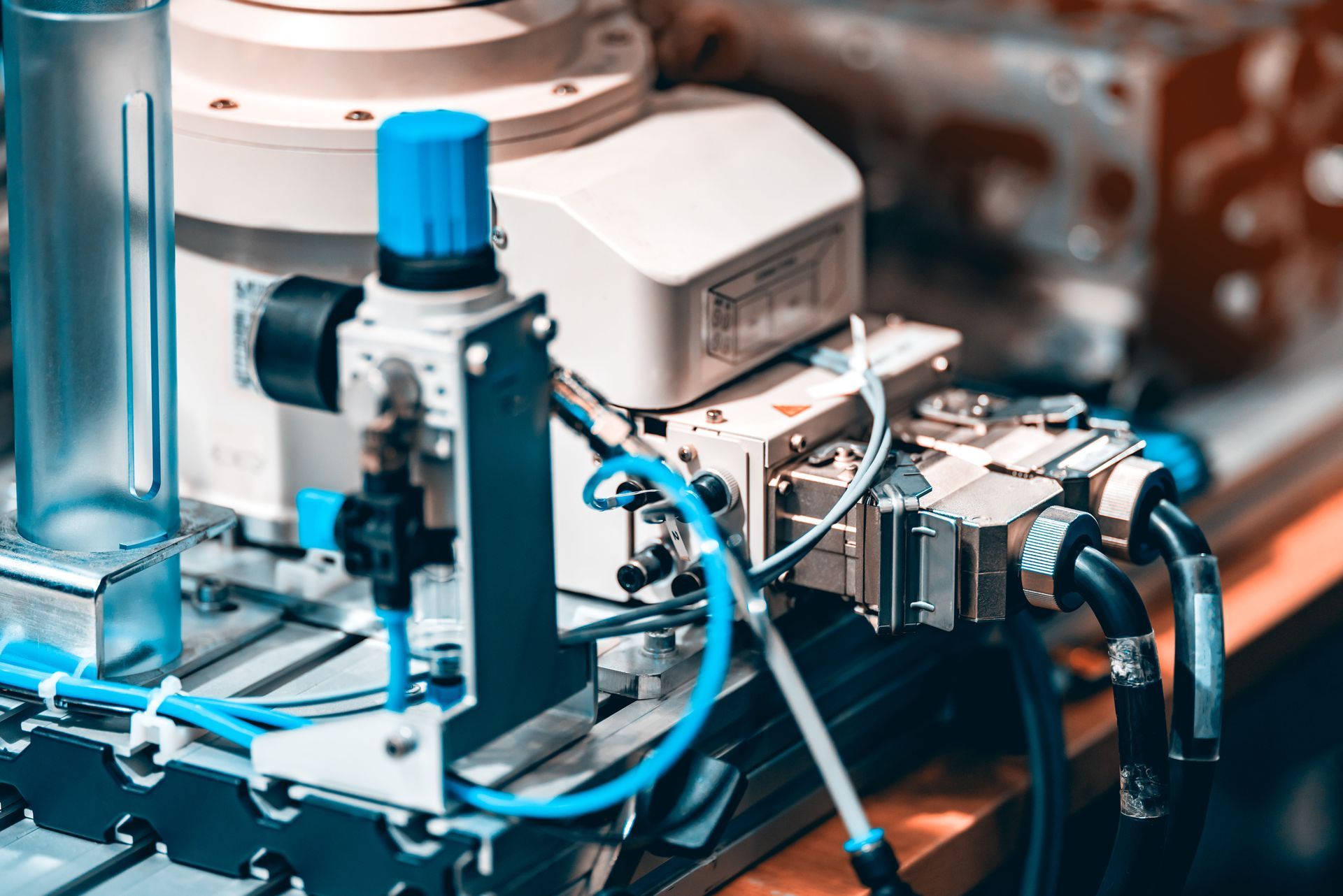 How Material Handling Equipment Improves Efficiency