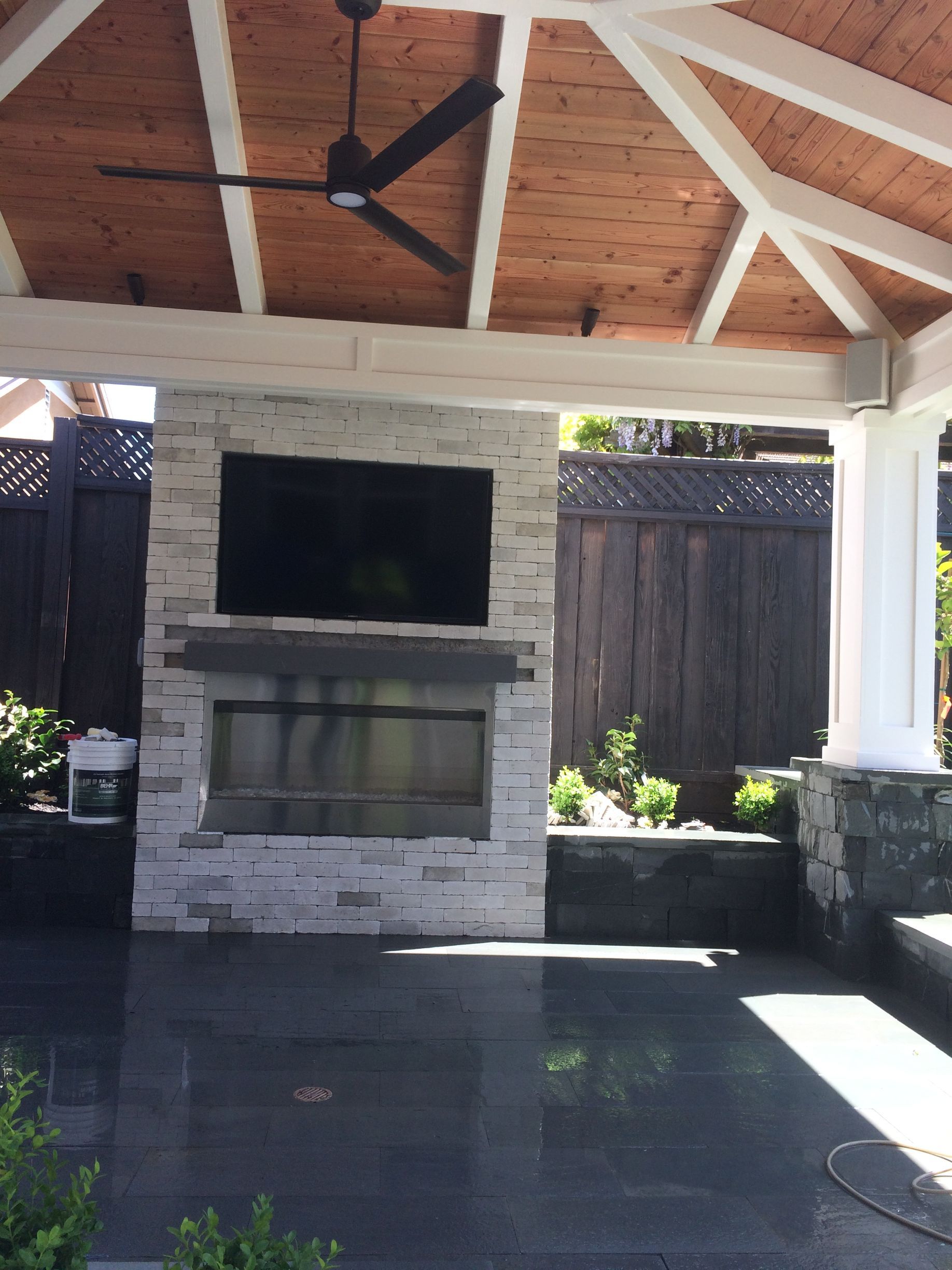 Fire pits and Fireplaces