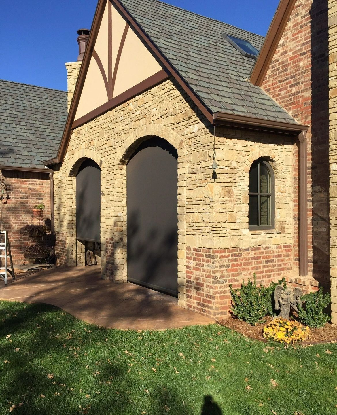 Motorized patio screens