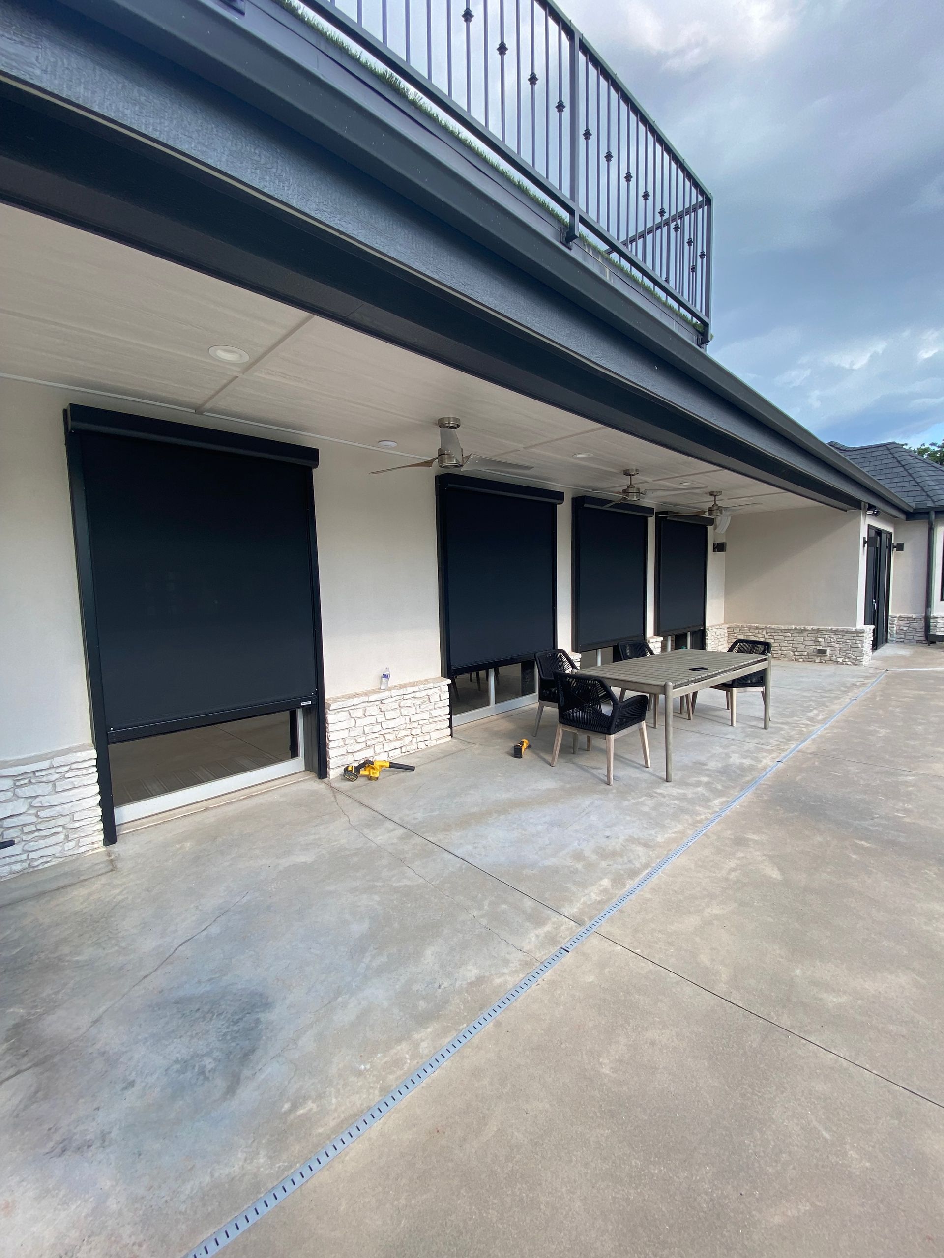 Motorized patio screens service